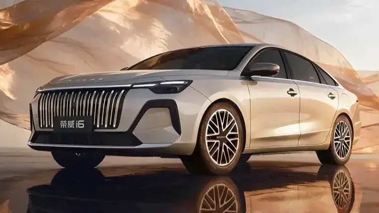 携三大同级之最正式官宣！“家轿王者”荣威i6将于4月正式上市