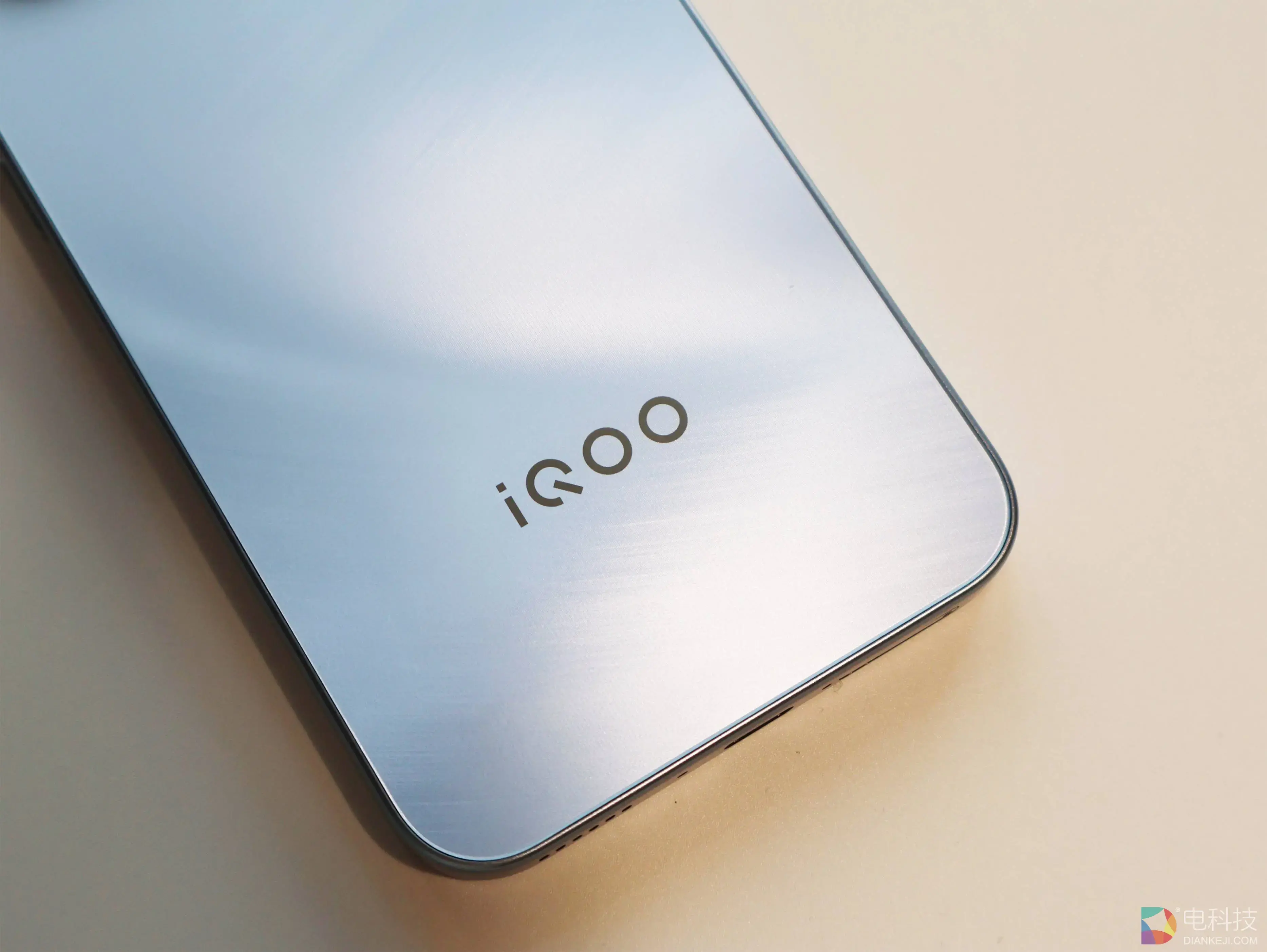 天玑8500满血版和9020mAh大电池同时上车，iQOO Z11体验能有多香