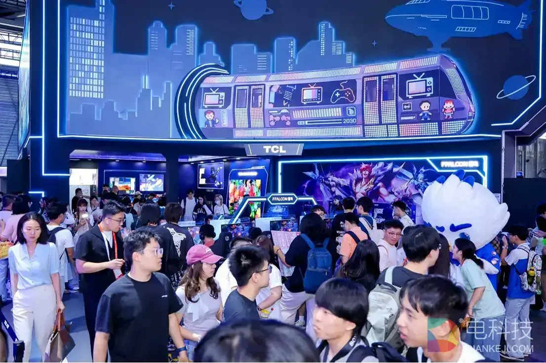 出手即顶配：TCL实业从底层定义体验，正在重构显示器高端秩序