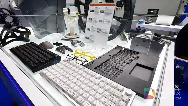 米级 PEEK 材料3D打印实现突破！国产高温 SLS 刷新装备能力边界
