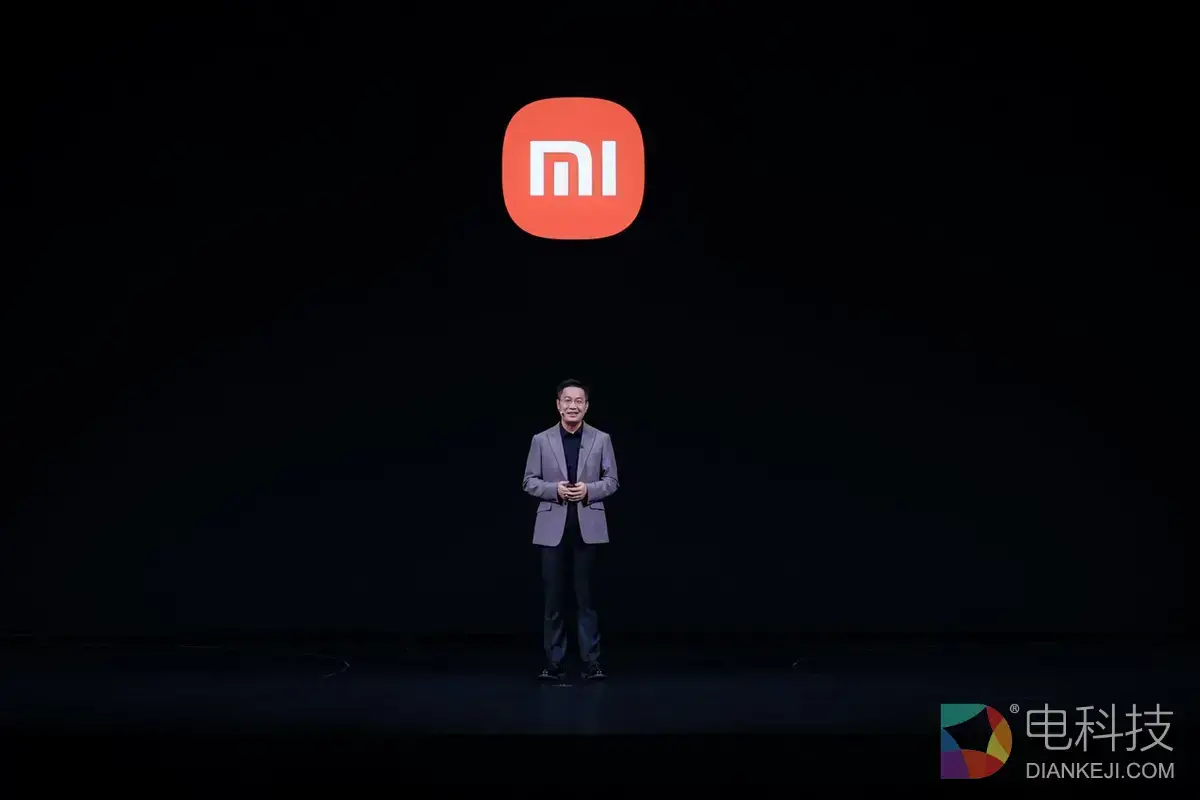 小米数字系列迎来史上最大升级，卢伟冰：AI全面改造智能手机的开始