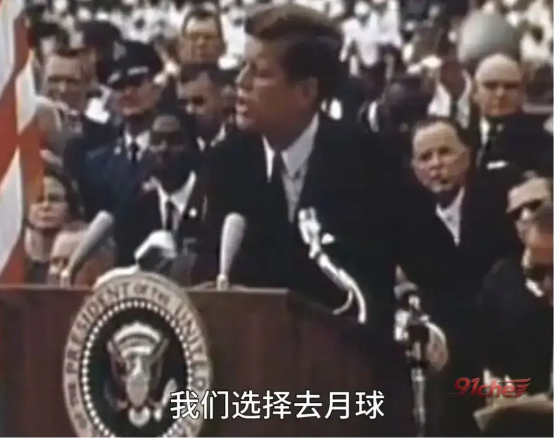 特斯拉Roadster二代上天了，为什么马斯克总是喜欢这些无用之技？