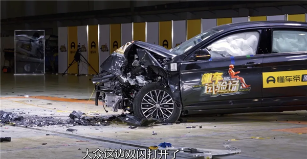 3.png德系车比日系车皮实？媒体实测大众速腾对撞卡罗拉，谁又翻车了