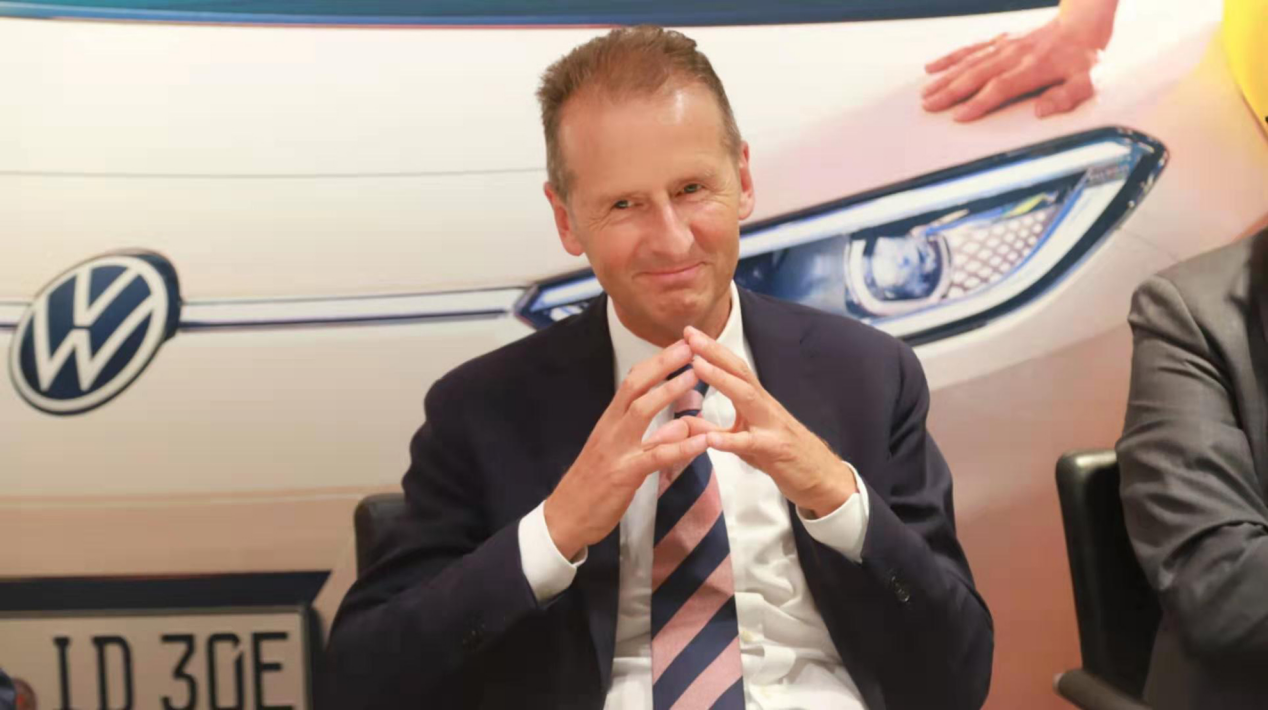  大众CEO开通Twitter账号，第一件事就是向特斯拉的马斯克发战书