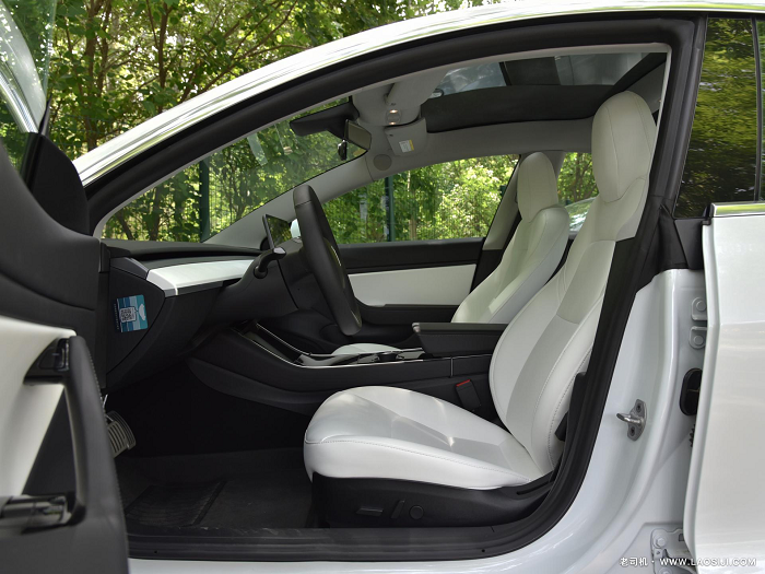  特斯拉老款Model 3降价1万清库存，网友：不要上当