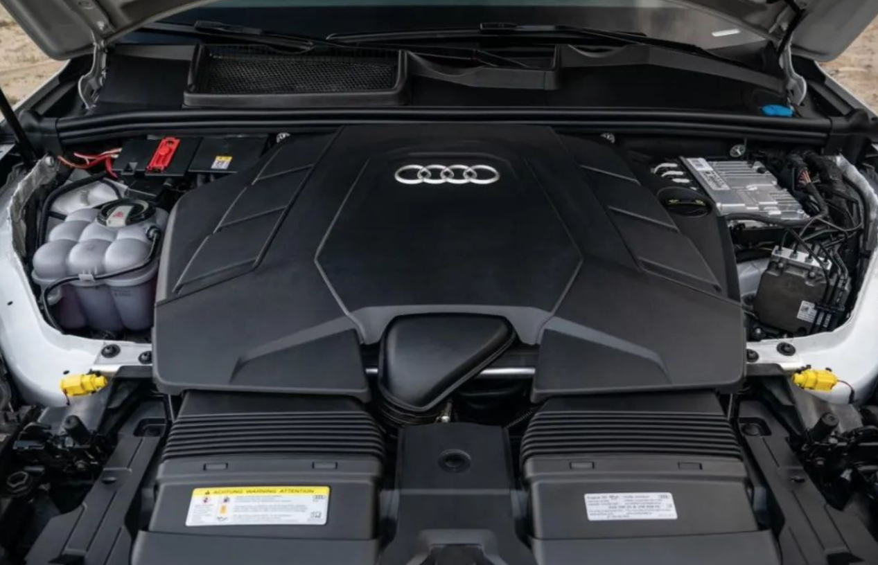  中期改款胜似换代，内外兼修的奥迪Q7王者归来