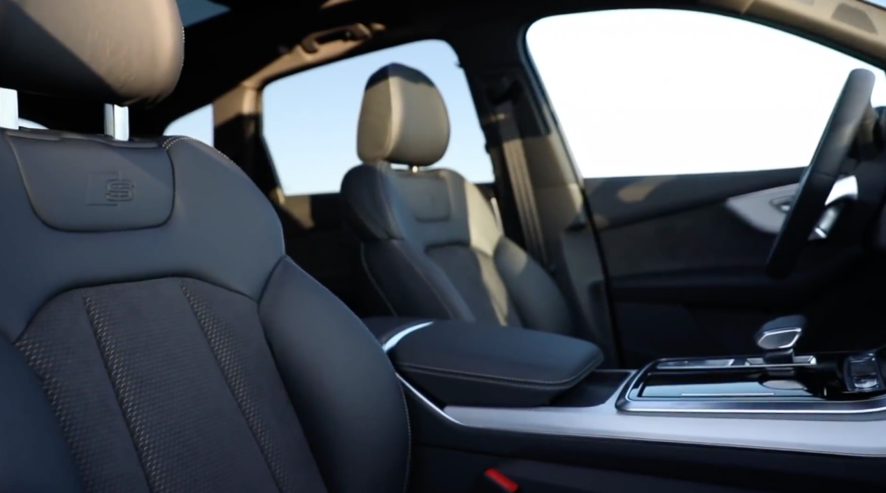  中期改款胜似换代，内外兼修的奥迪Q7王者归来