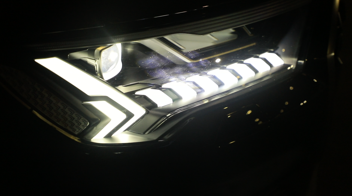  中期改款胜似换代，内外兼修的奥迪Q7王者归来