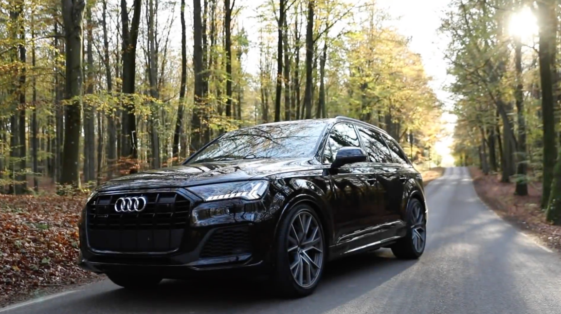  中期改款胜似换代，内外兼修的奥迪Q7王者归来