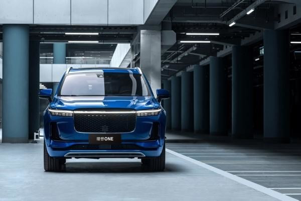  理想汽车发布财报首次实现盈利，四季度营收增长65%