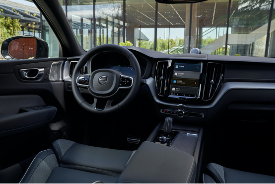 新闻稿：解锁智能出行新享法 沃尔沃汽车携新款XC60上海车展首秀1157.png