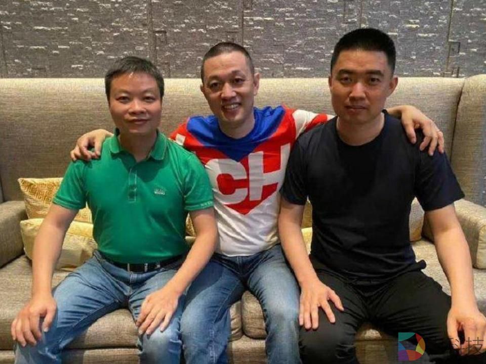 何小鹏李斌李想