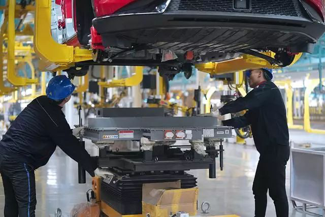  郑州暴雨殃及生产基地，iPhone产线无碍，小鹏汽车工厂停工