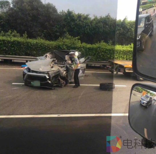 蔚来车祸