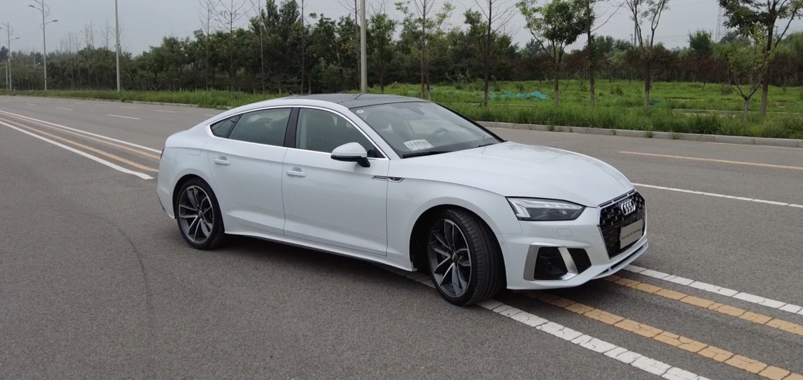 兼顾跑车性能与轿车实用性，奥迪A5 Sportback诠释极致生活态度