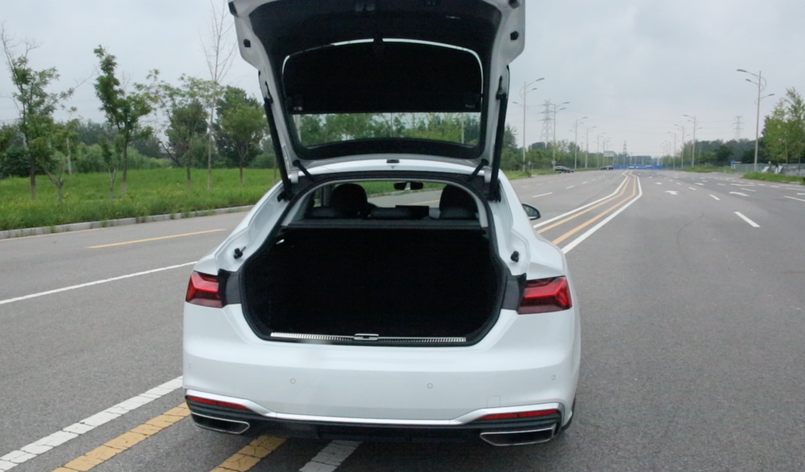兼顾跑车性能与轿车实用性，奥迪A5 Sportback诠释极致生活态度