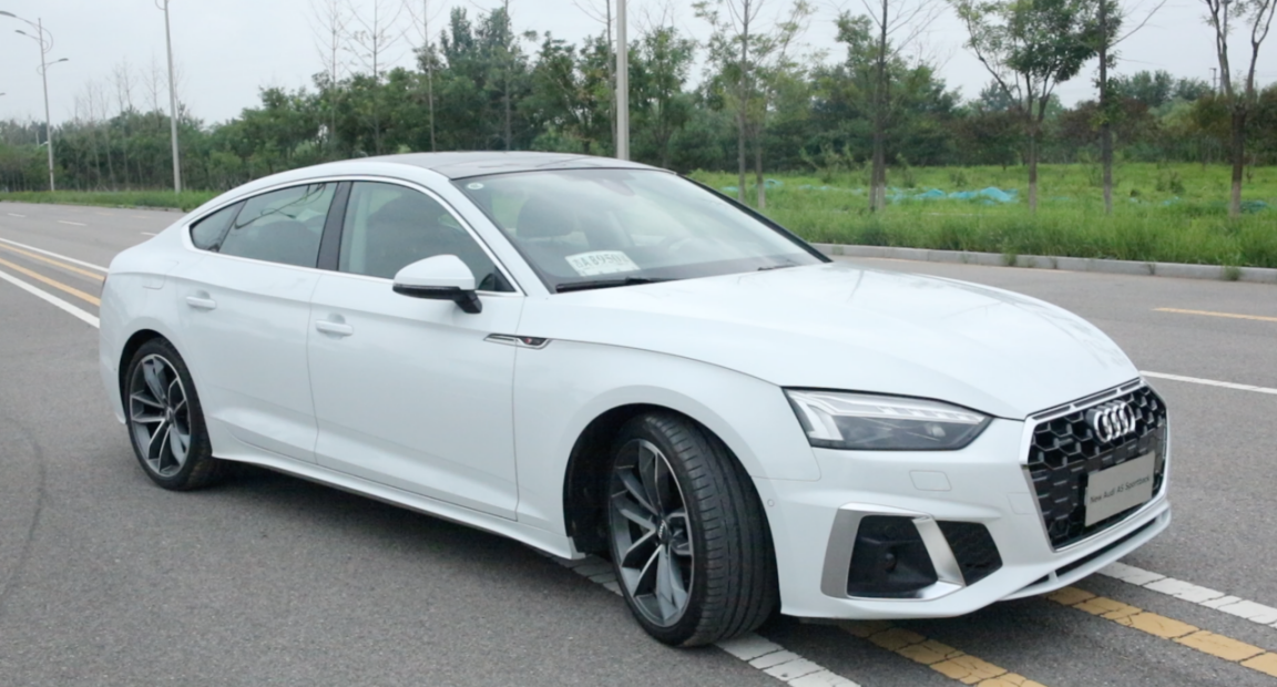 兼顾跑车性能与轿车实用性，奥迪A5 Sportback诠释极致生活态度