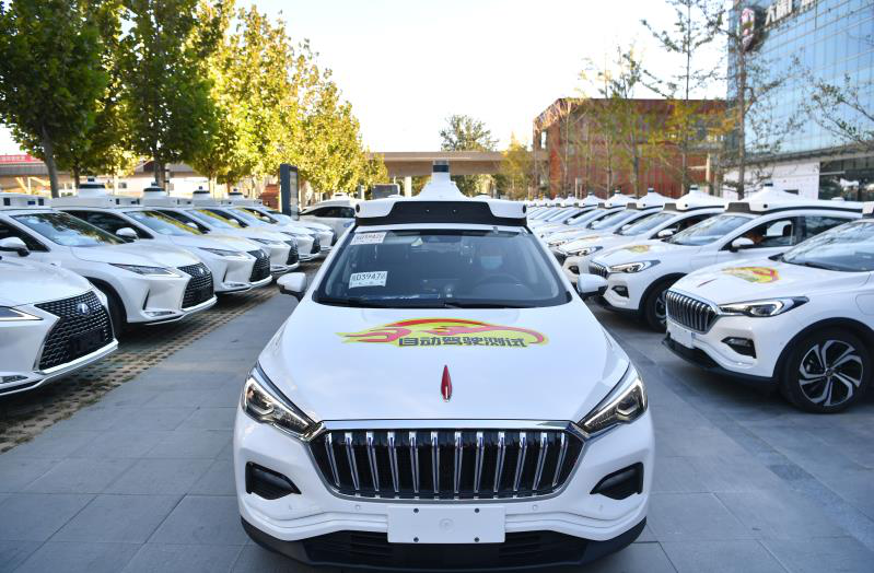 蘑菇车辆豪掷5亿投入无人出租车，前特斯拉工程师预计上路需十年