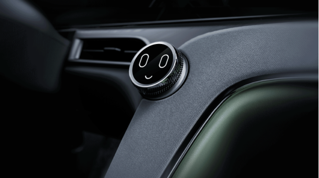 【威马新闻稿】全球首个搭载&ldquo;智能穿戴&rdquo;应用科技的中高端电动车&mdash;&mdash;威马M7内饰官图发布 将于广州车展首发亮相750.png