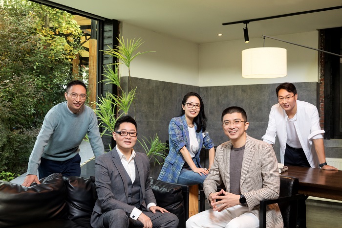 01- 阿维塔科技_高管团队.jpg