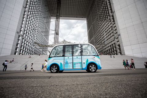  多位代表委员两会建言：完善自动驾驶法律体系，为商业化做准备