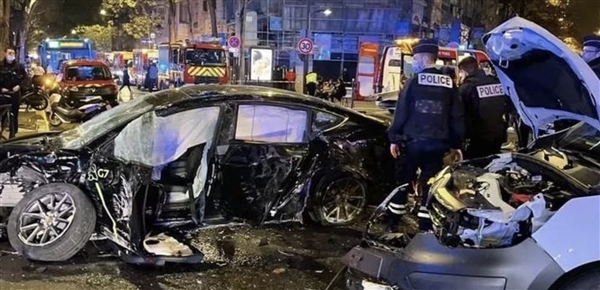 一Model 3酿致命车祸！车主起诉特斯拉：刹车失灵自行加速