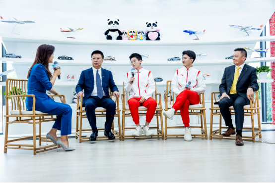 【新闻稿】擎旗新航程 致享心期待 一汽红旗携手中国国航打造出行新生态1485.png