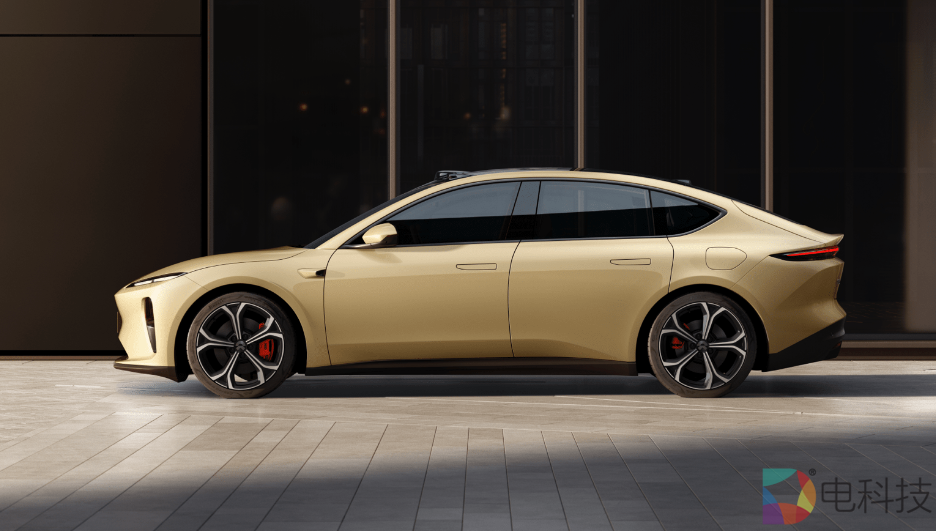 小鹏 P7、极狐 阿尔法 S Hi和蔚来 ET5，谁的智能驾驶水平更胜一筹？