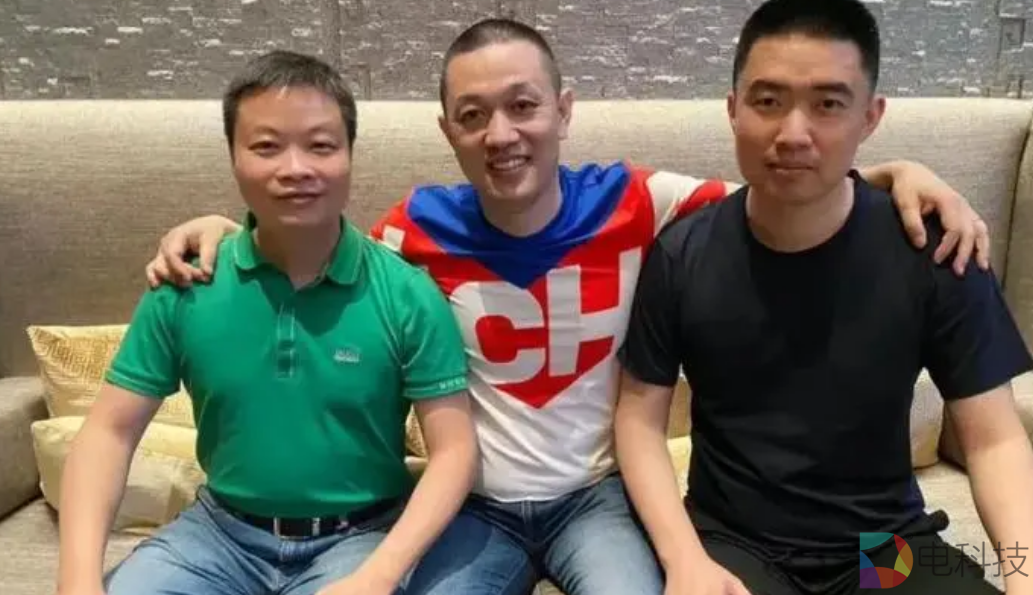 何小鹏李斌李想