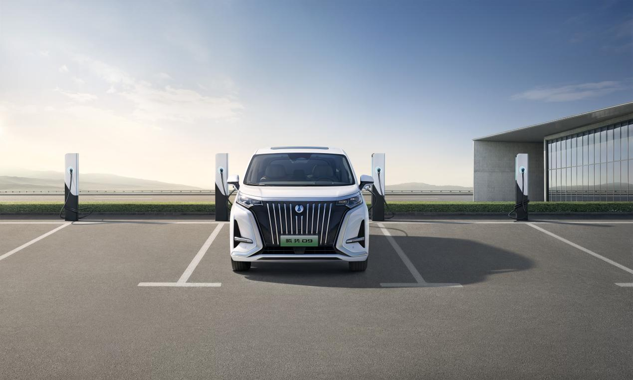 面向高端新能源MPV市场，腾势D9震撼上市，售价32.98万起！