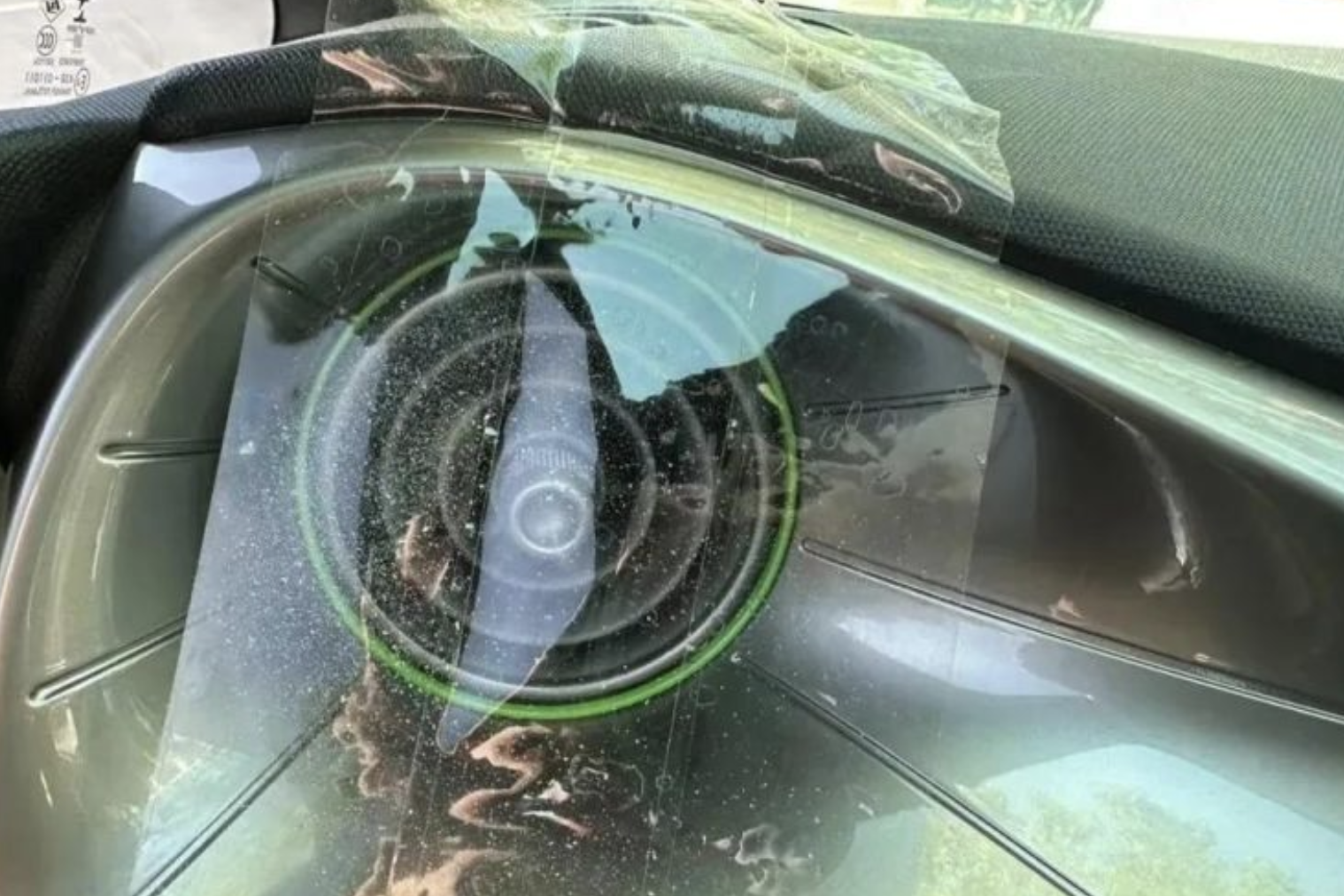  比亚迪就空调出风口飘出白色颗粒致歉，承诺向相关车主免费更换蒸发总成