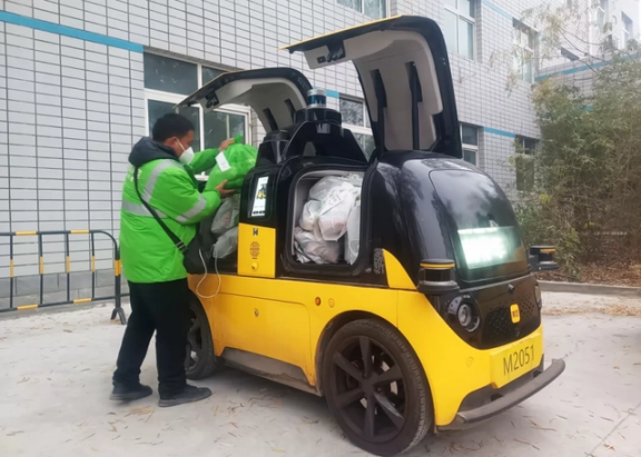  末端配送自动驾驶终于败给外卖员？美团无人车部门展开裁员