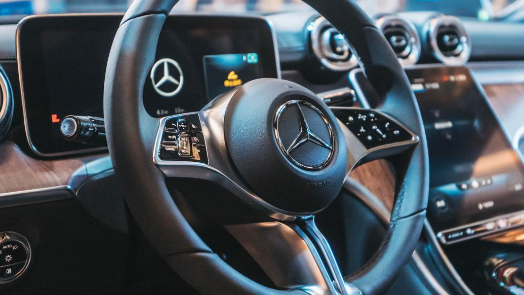  超2万辆车存在天窗脱落风险，奔驰中国扩大召回范围