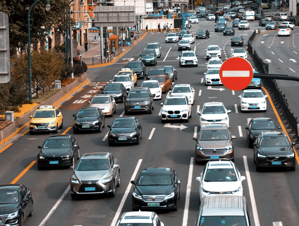  燃油车价格一降再降，未来五年或将史上最强打折季延续成历史趋势