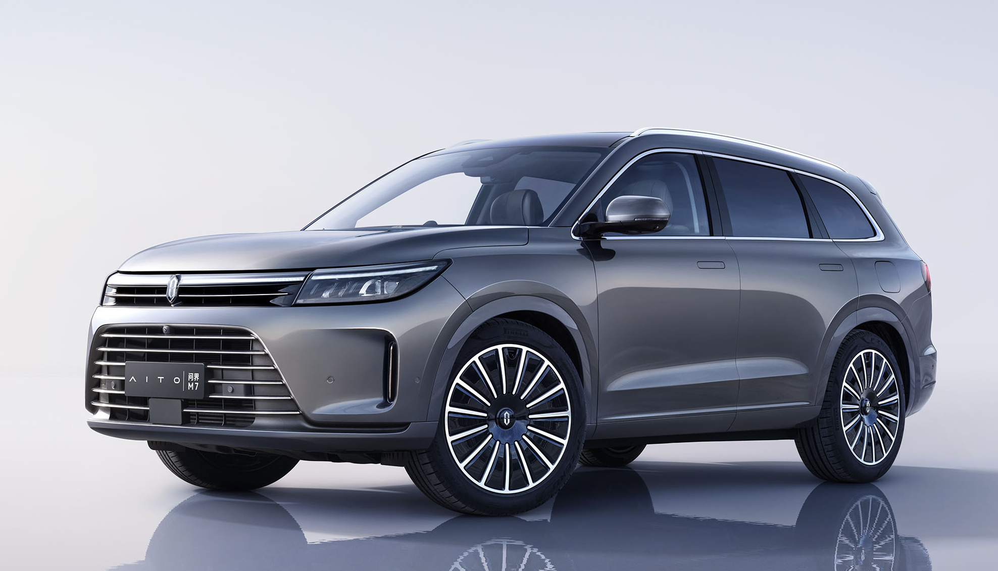  华为三“踏”车门而不“造”，余承东为梦妥协