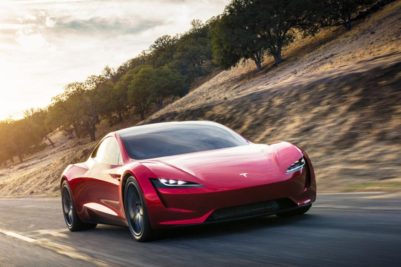  苹果创始人公开批评马斯克：想被人工智能杀死，就去买一辆特斯拉