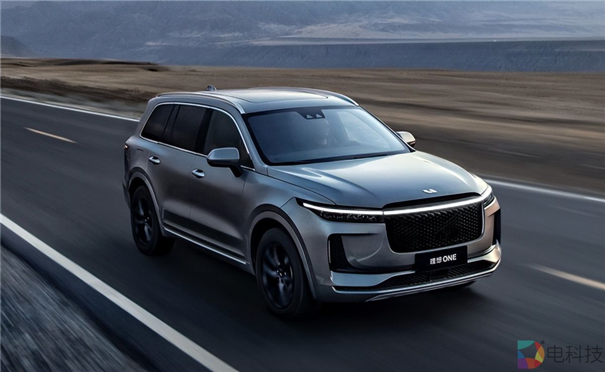 李想称问界M7太强致使理想ONE停产，博主：明明是你背刺老车主