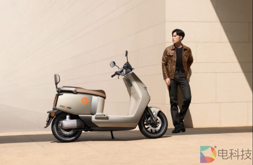 雅迪冠能探索E10