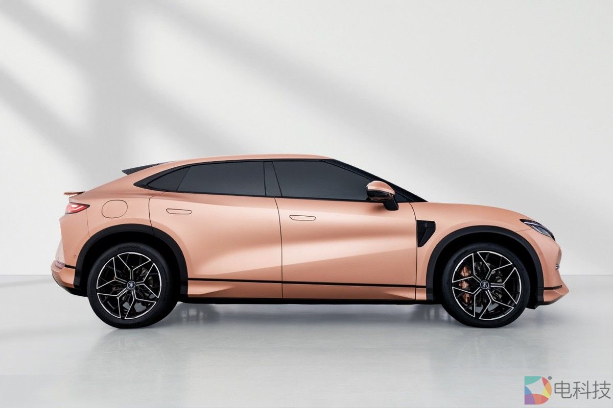 猎装SUV比亚迪宋L