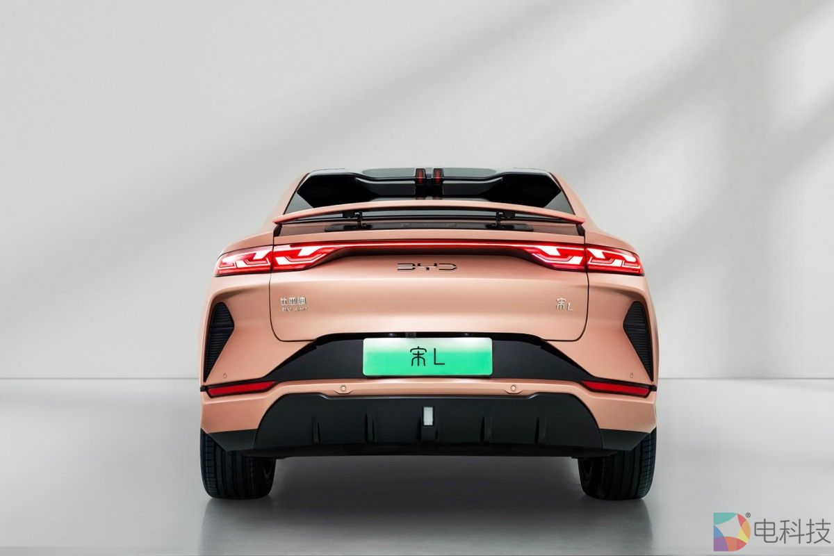 猎装SUV比亚迪宋L