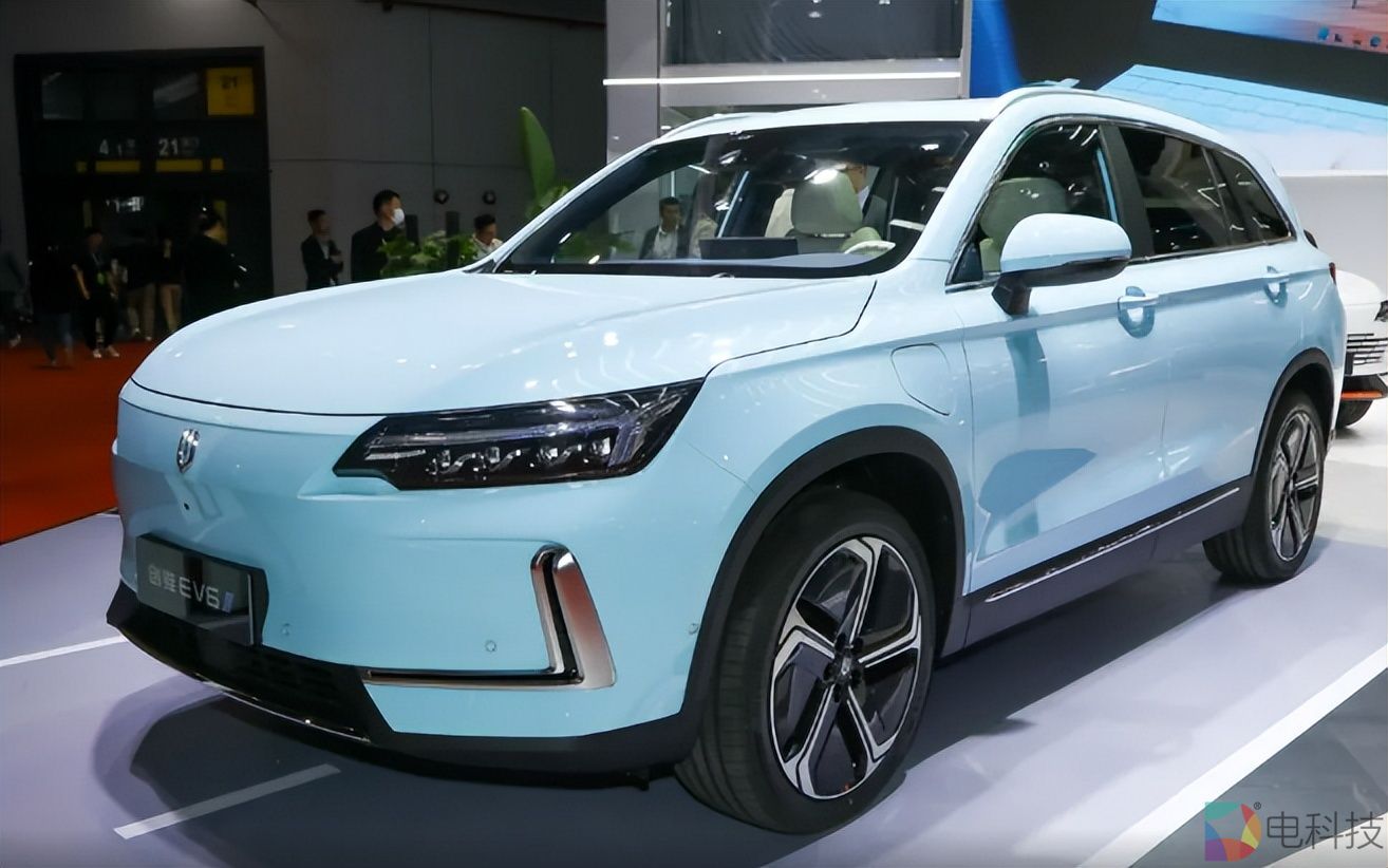 怒斥许家印的黄宏生在狱中觉醒“造车血脉”，如今月销3600台汽车