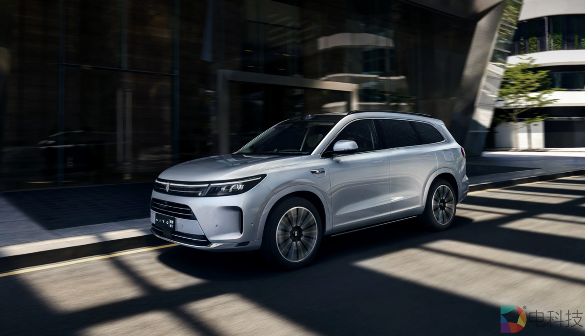 遥遥领先的新问界 M7，是目前家用新能源 SUV 的最佳选择吗？