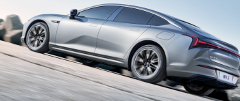 15万元新能源轿车也有骁龙8155车机芯片，吉利/深蓝/哪吒买哪个？