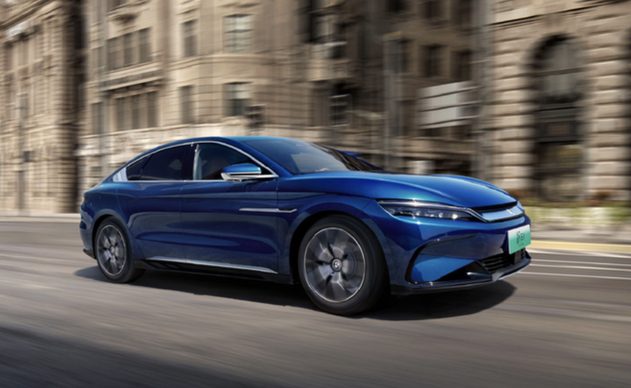 看似同门之争，实则关羽张飞，比亚迪汉EV与海豹，选谁才更好？