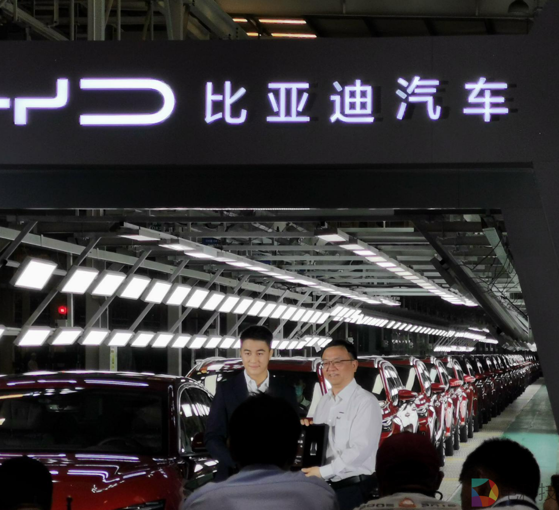 比亚迪月销突破30万辆，明年400万辆目标能否达成，华为才是关键