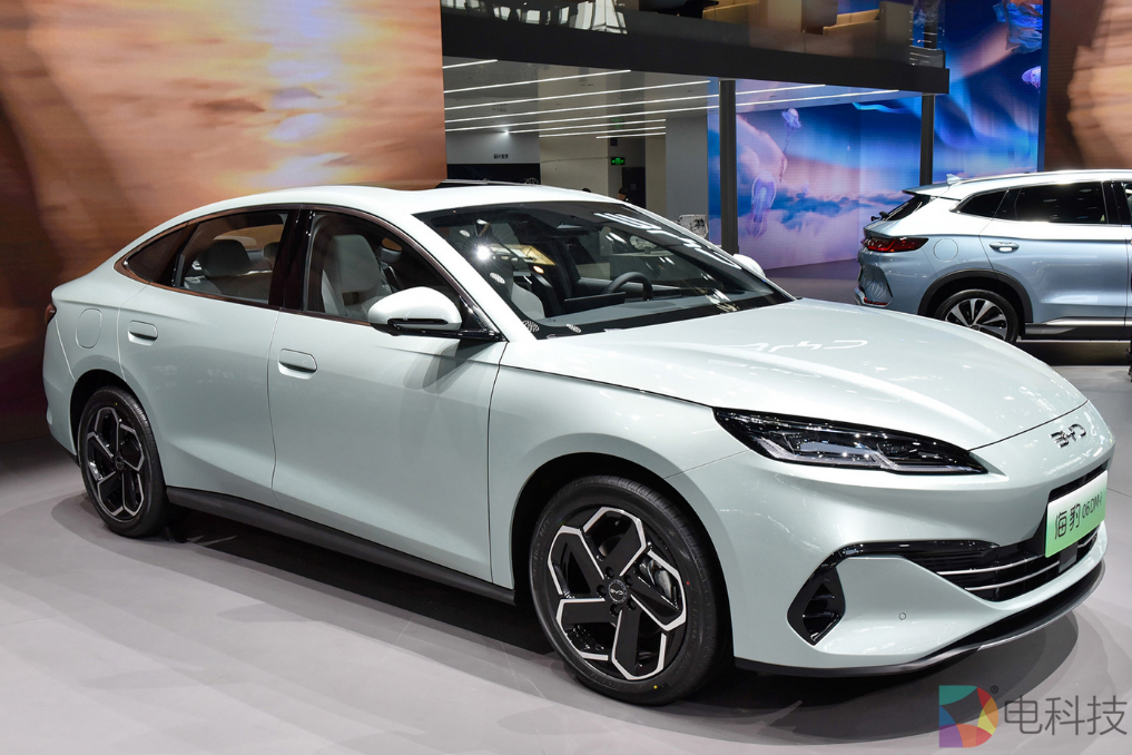 9.98万的海豹06 DM-i来了，为什么国产车合资车同时慌了神？