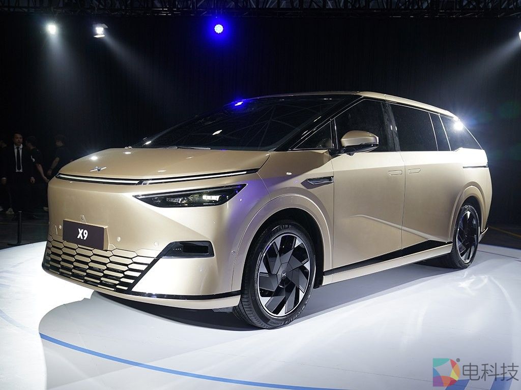 小鹏X9