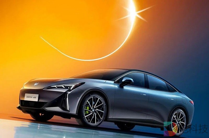 17.68万起售的极狐阿尔法S5主打一个质价均衡，品牌是最大短板