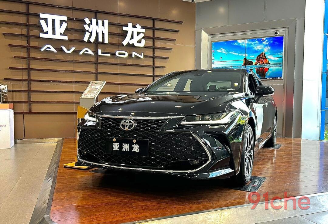 优惠45000元的丰田亚洲龙2.0双擎，能否撼动比亚迪汉DMI的市场地位？