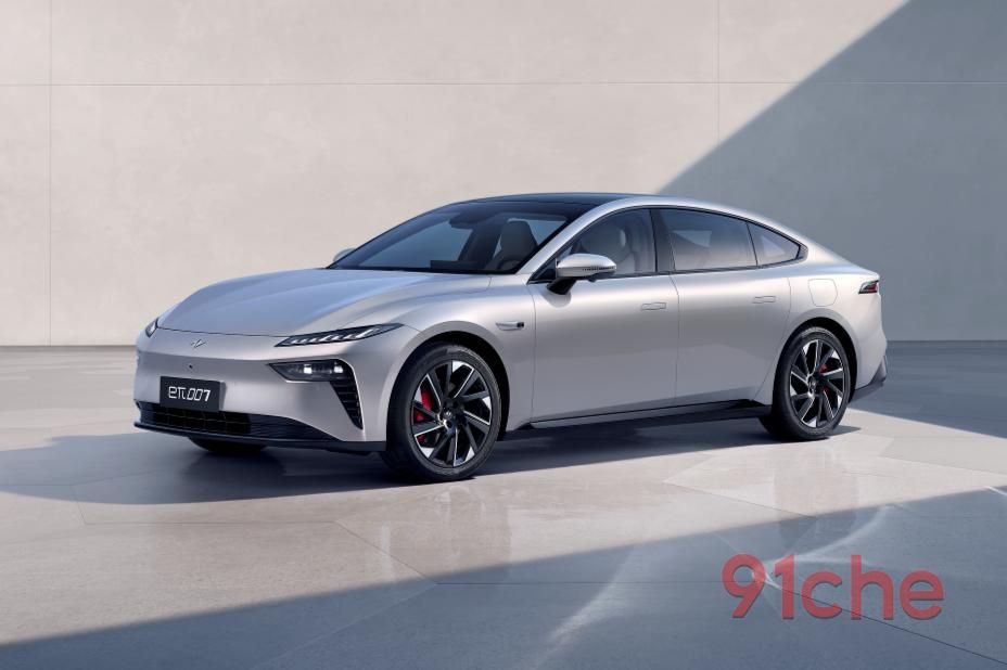 奕派007，价格仅有小米SU7一半，新能源轿跑里的“价格屠夫”